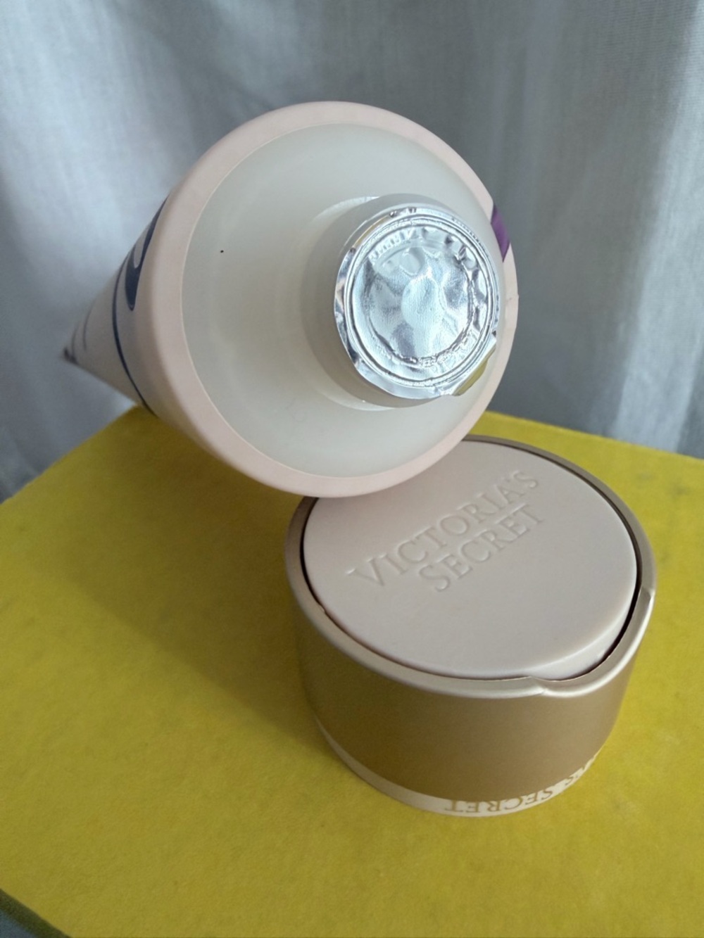 Victoria's Secret Frosted Vanilla Fantasy body Lotion - Picture 2 of 3